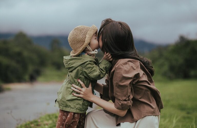 Quand l’évitant dédaigneux devient parent